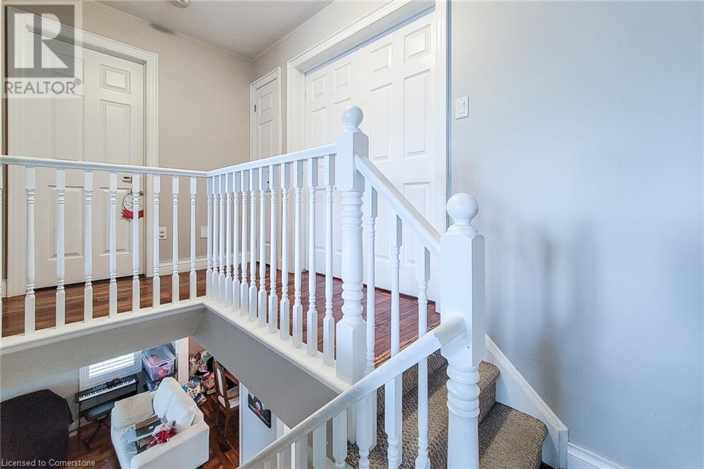 Photo 30 of 128 Montreal Circle, Stoney Creek ON