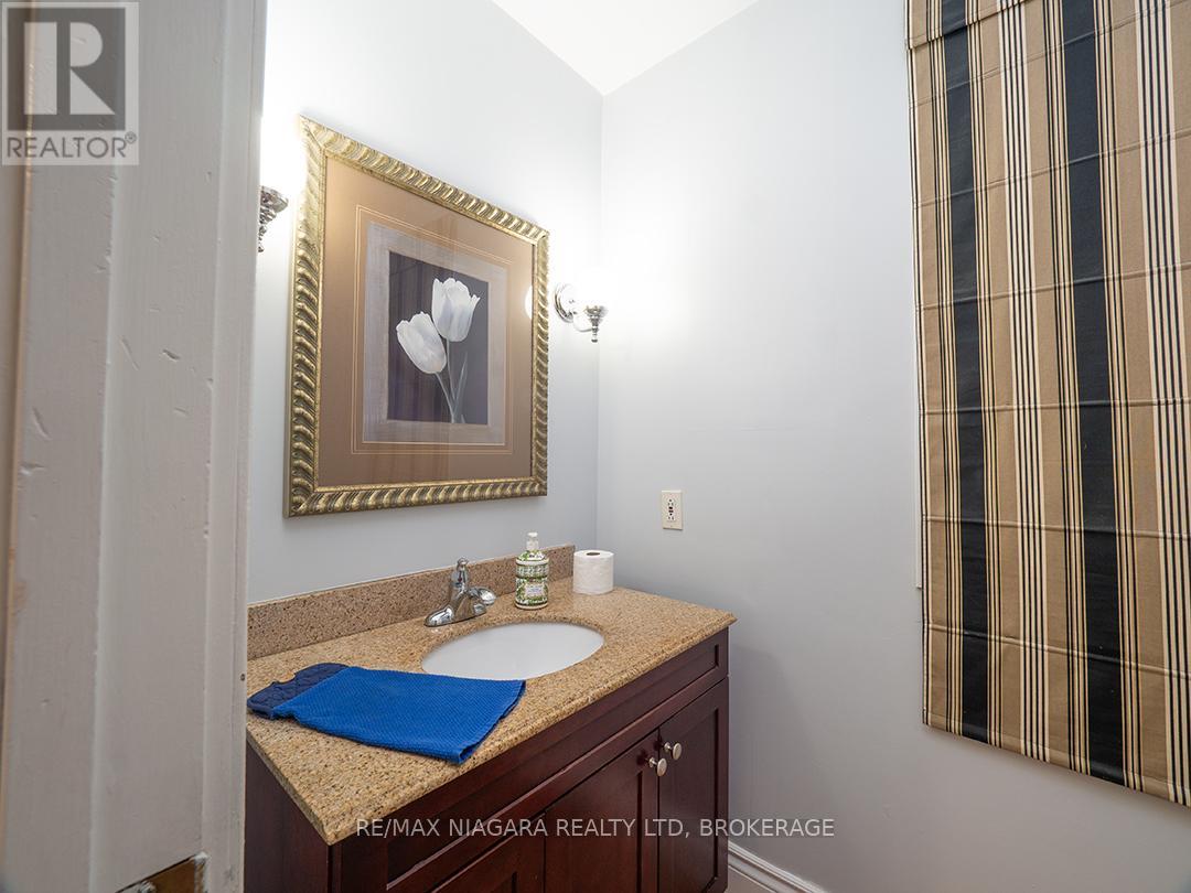 Photo 38 of 265 Clarence Street, Port Colborne ON