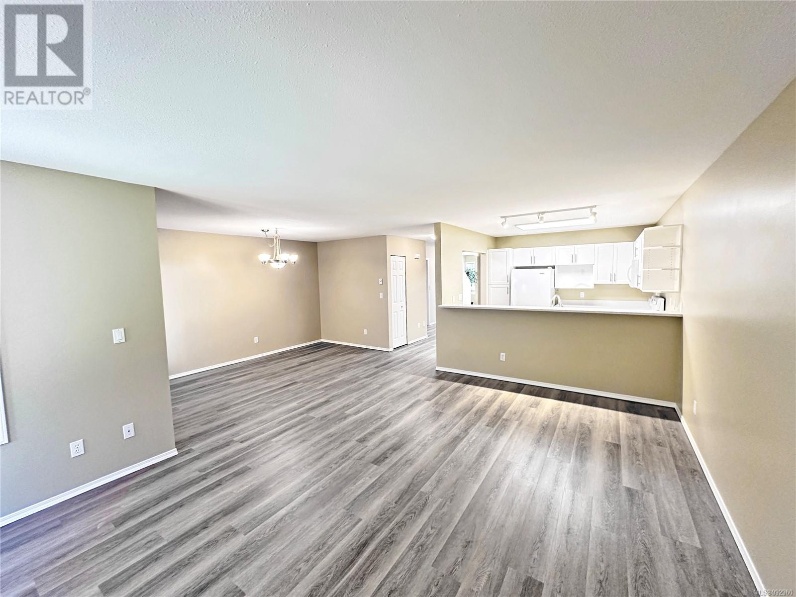 Photo 4 of 27 454 Morison Ave, Parksville BC