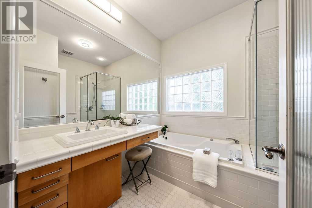 Single Family House Bungalow for Sale in   Avenue NE Renfrew Calgary 