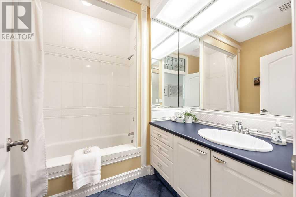 Single Family House Bungalow for Sale in   Avenue NE Renfrew Calgary 