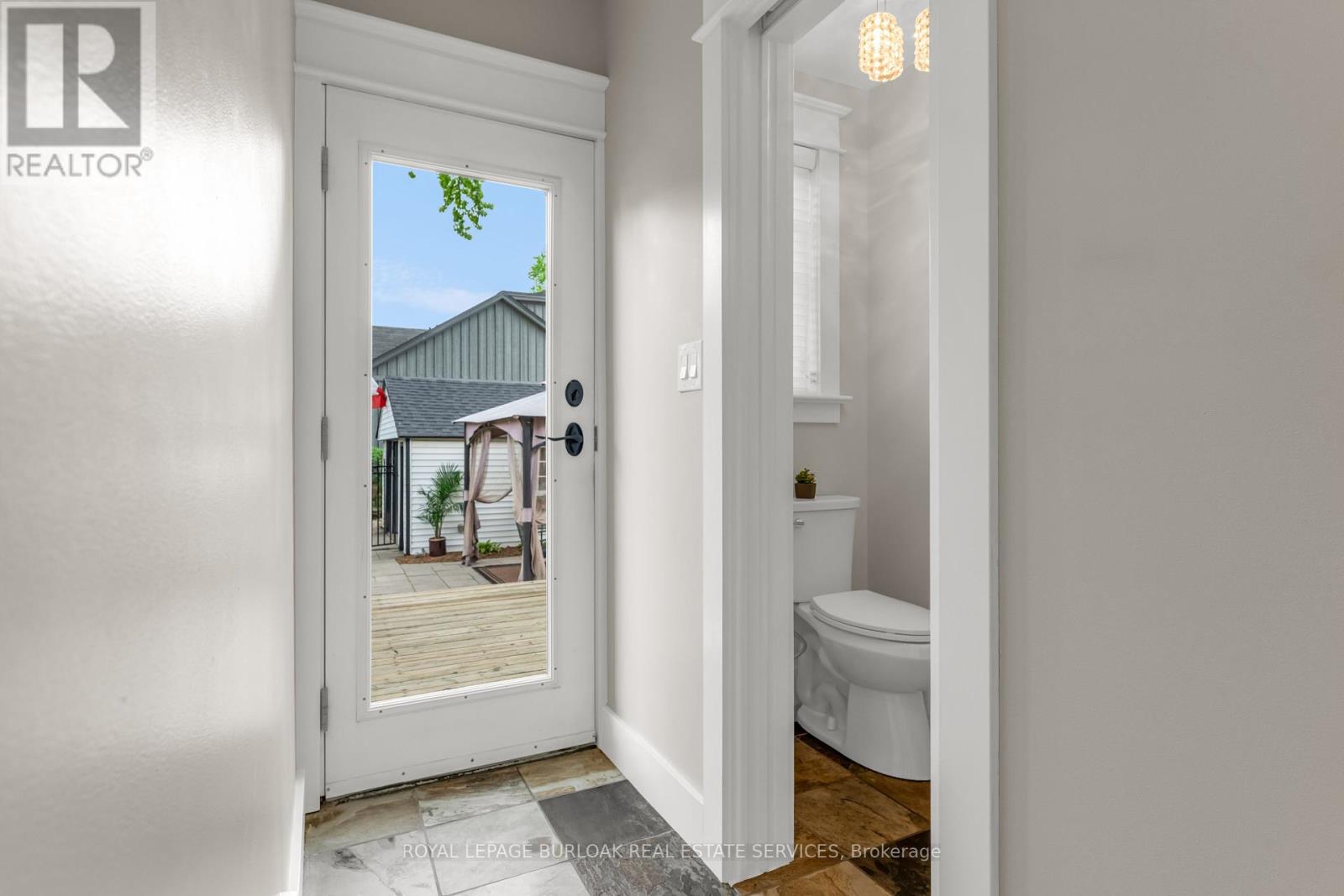 Photo 14 of 605 Emerald Street, Burlington ON
