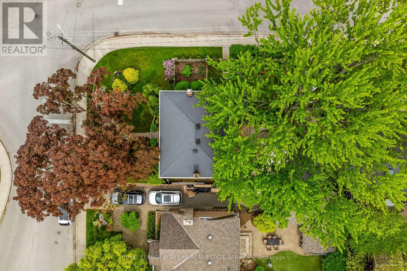 Photo 45 of 605 Emerald Street, Burlington ON