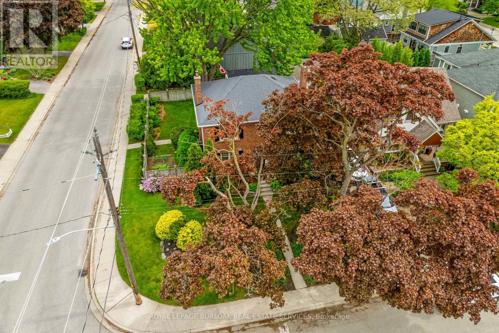 Photo 48 of 605 Emerald Street, Burlington ON