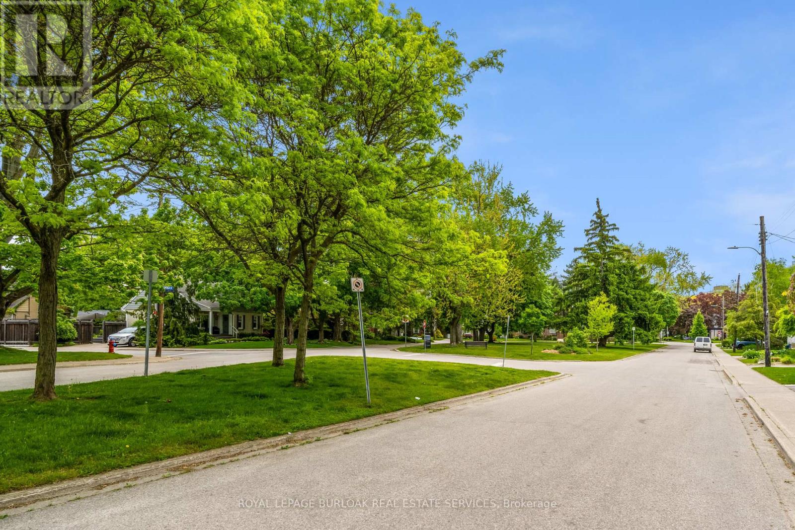 Photo 50 of 605 Emerald Street, Burlington ON
