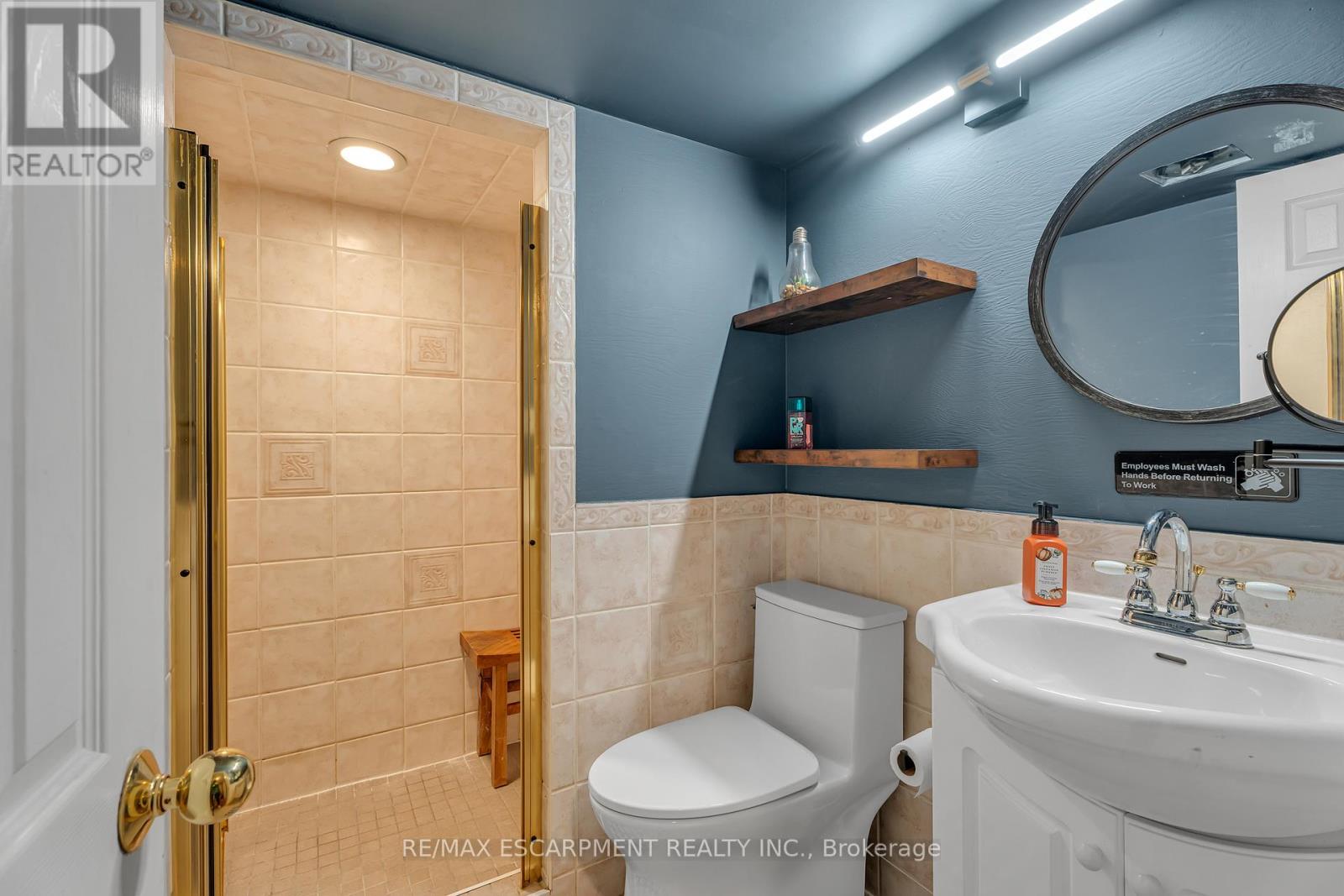Photo 5 of 316 Fennell Avenue, Hamilton ON
