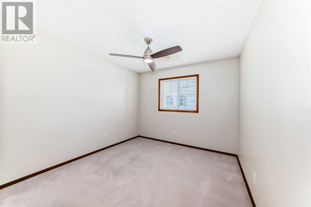 Photo 14 of 16 E 32 Daines Avenue, Red Deer AB