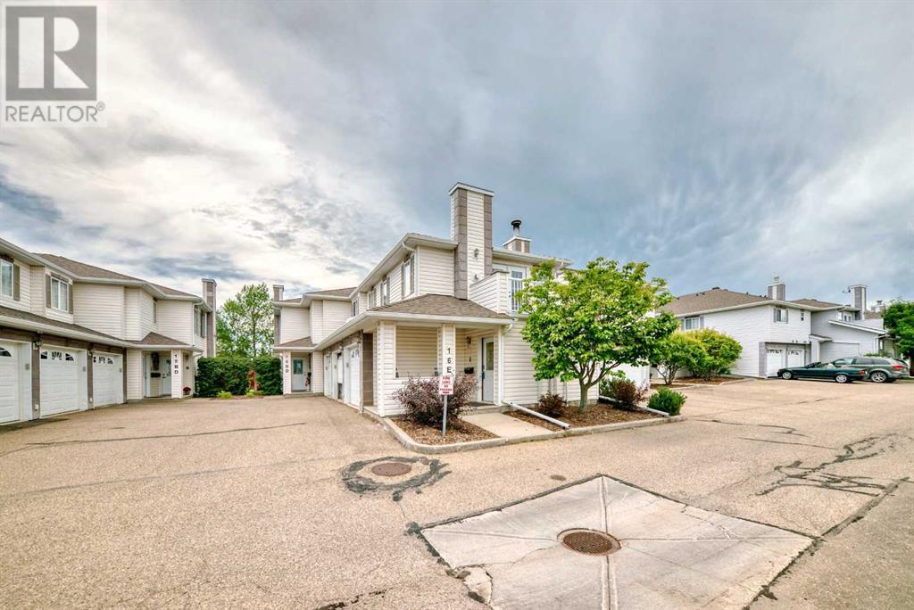 Photo 32 of 16 E 32 Daines Avenue, Red Deer AB