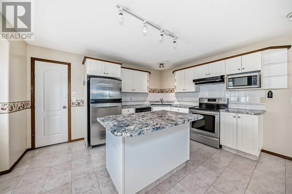 Photo 31 of 16 E 32 Daines Avenue, Red Deer AB