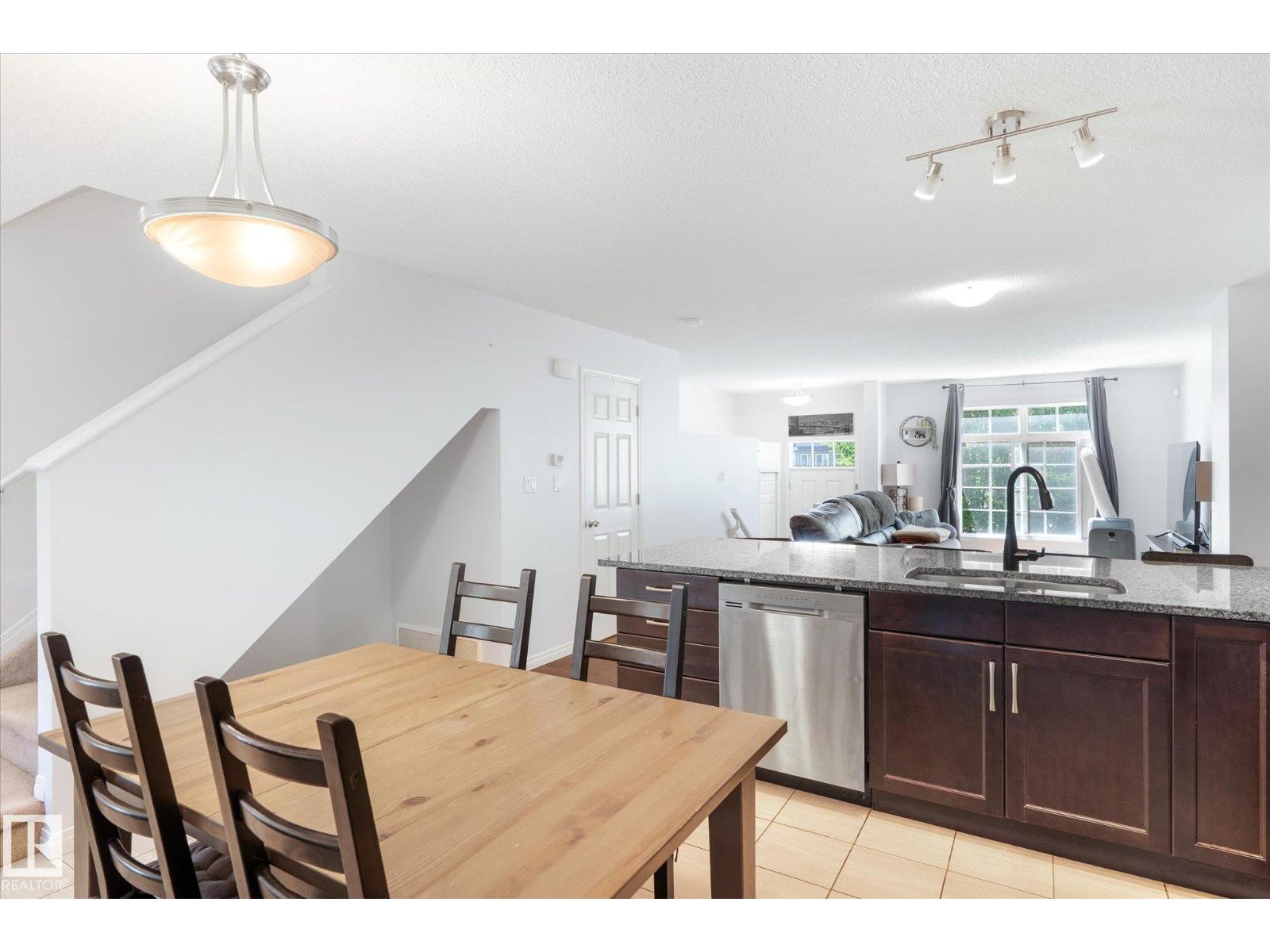 Photo 10 of 53 9151 Shaw Wy Sw, Edmonton AB
