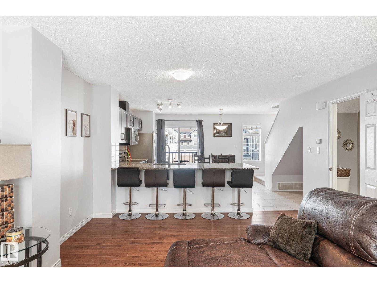 Photo 11 of 53 9151 Shaw Wy Sw, Edmonton AB