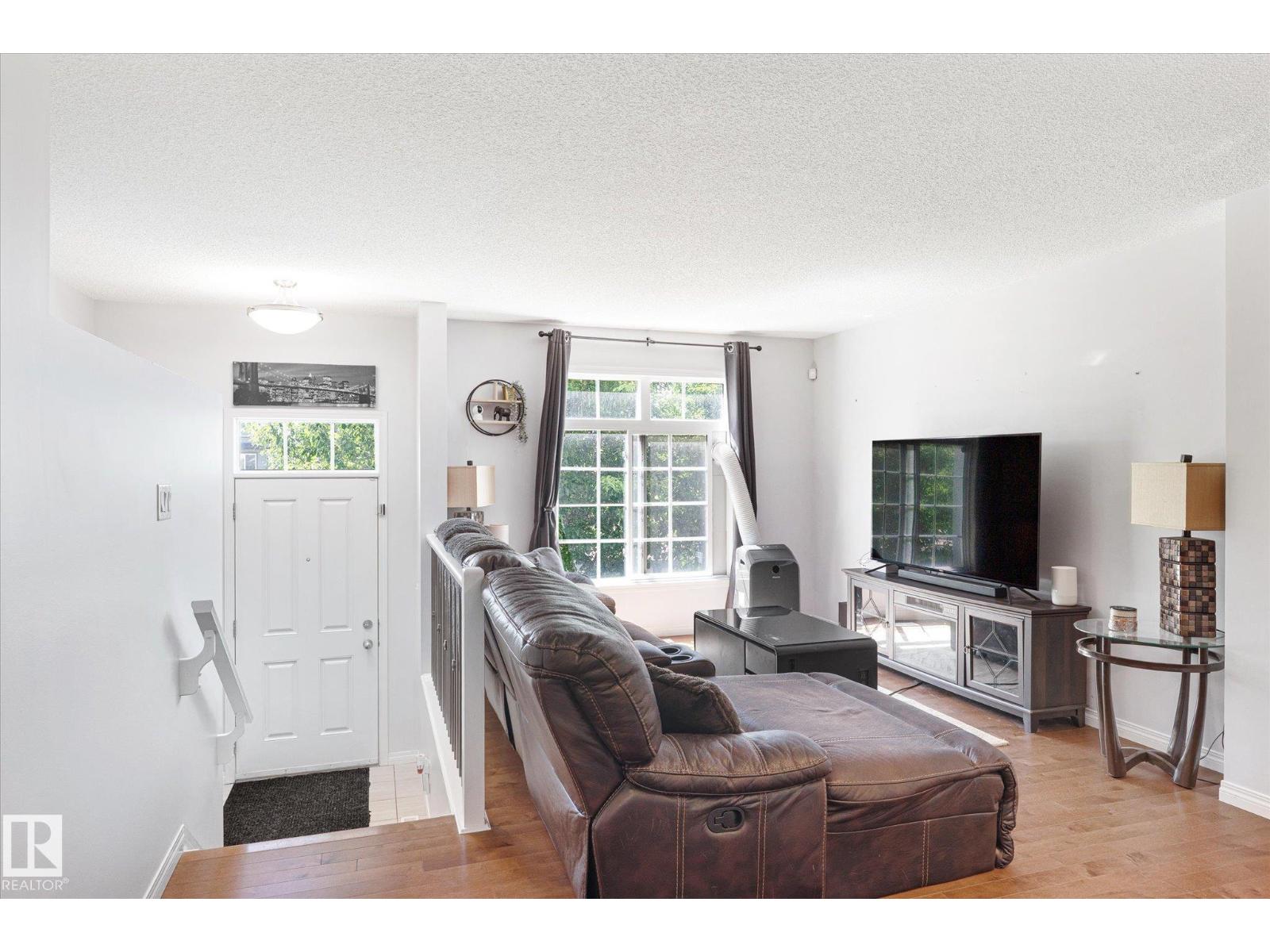 Photo 6 of 53 9151 Shaw Wy Sw, Edmonton AB