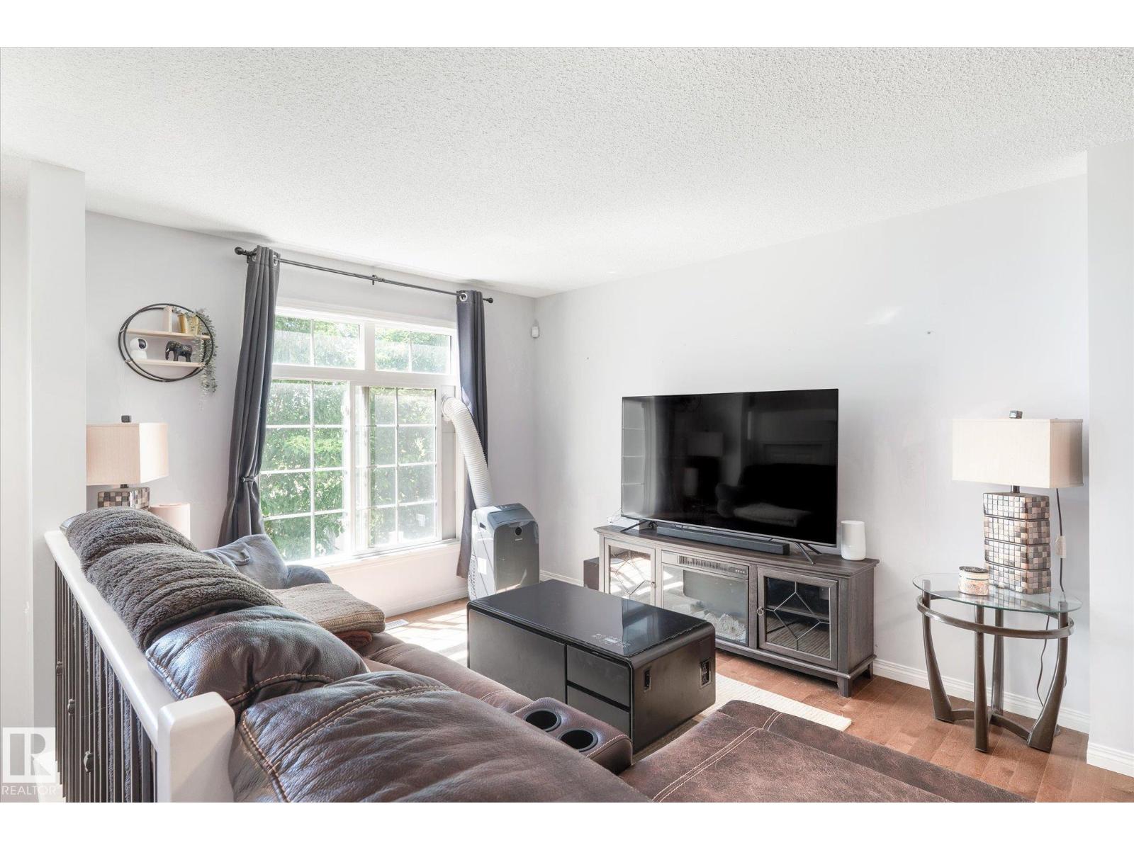 Photo 7 of 53 9151 Shaw Wy Sw, Edmonton AB