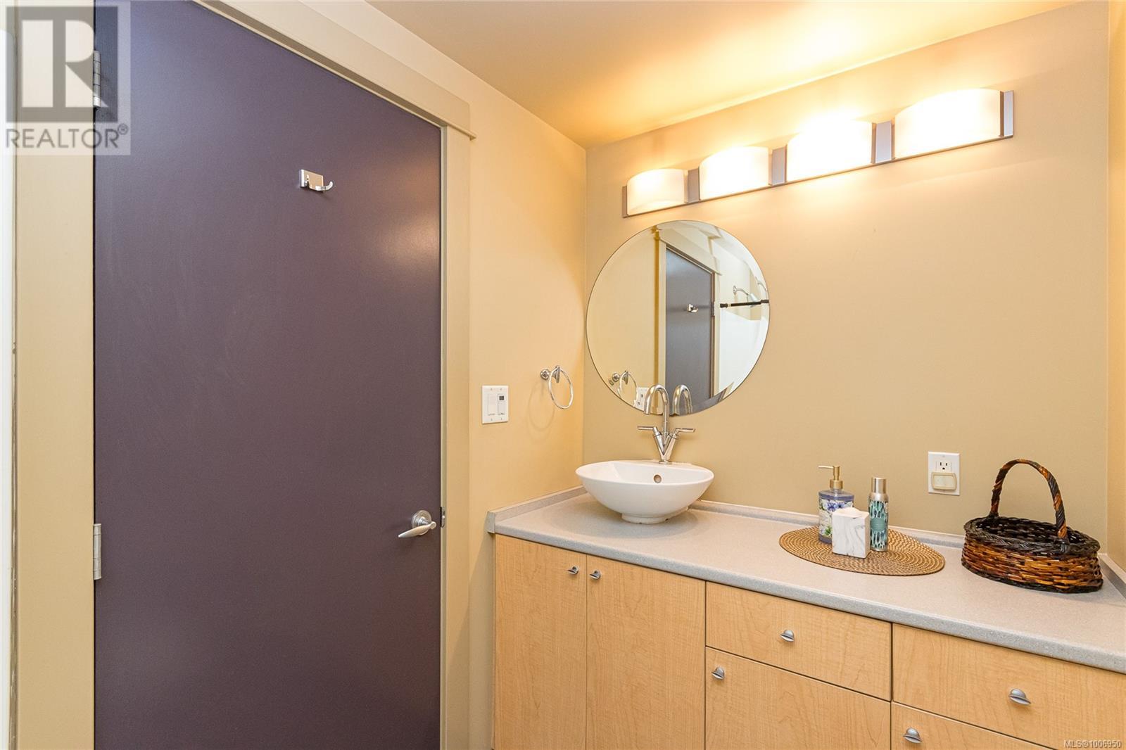 #302 1030 YATES ST - Image 16