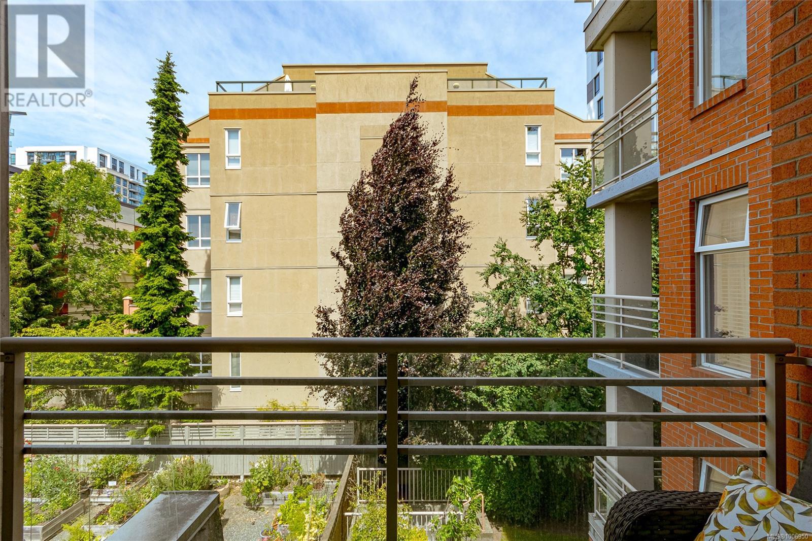#302 1030 YATES ST - Image 21