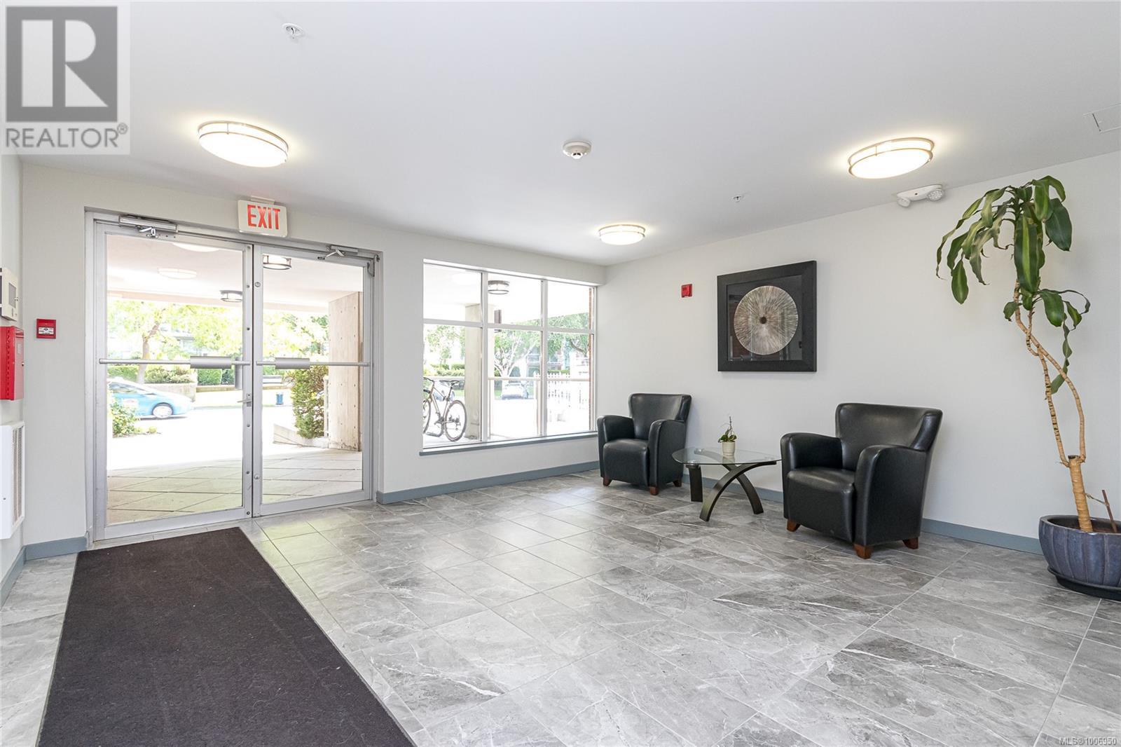 #302 1030 YATES ST - Image 3