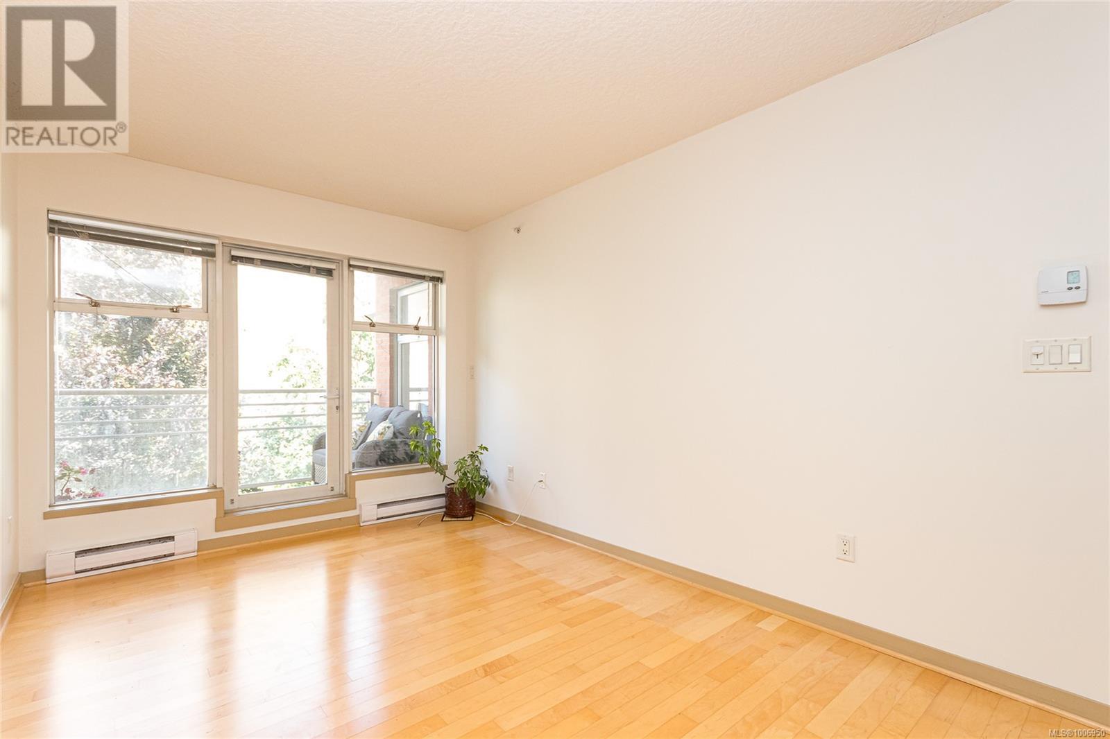 #302 1030 YATES ST - Image 6