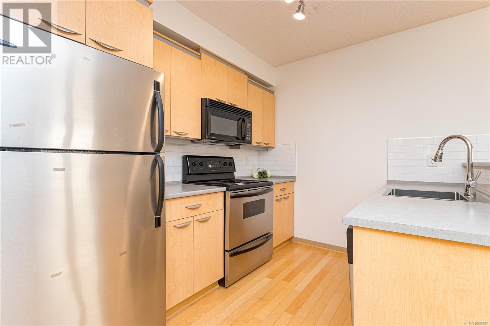 #302 1030 YATES ST - Image 7