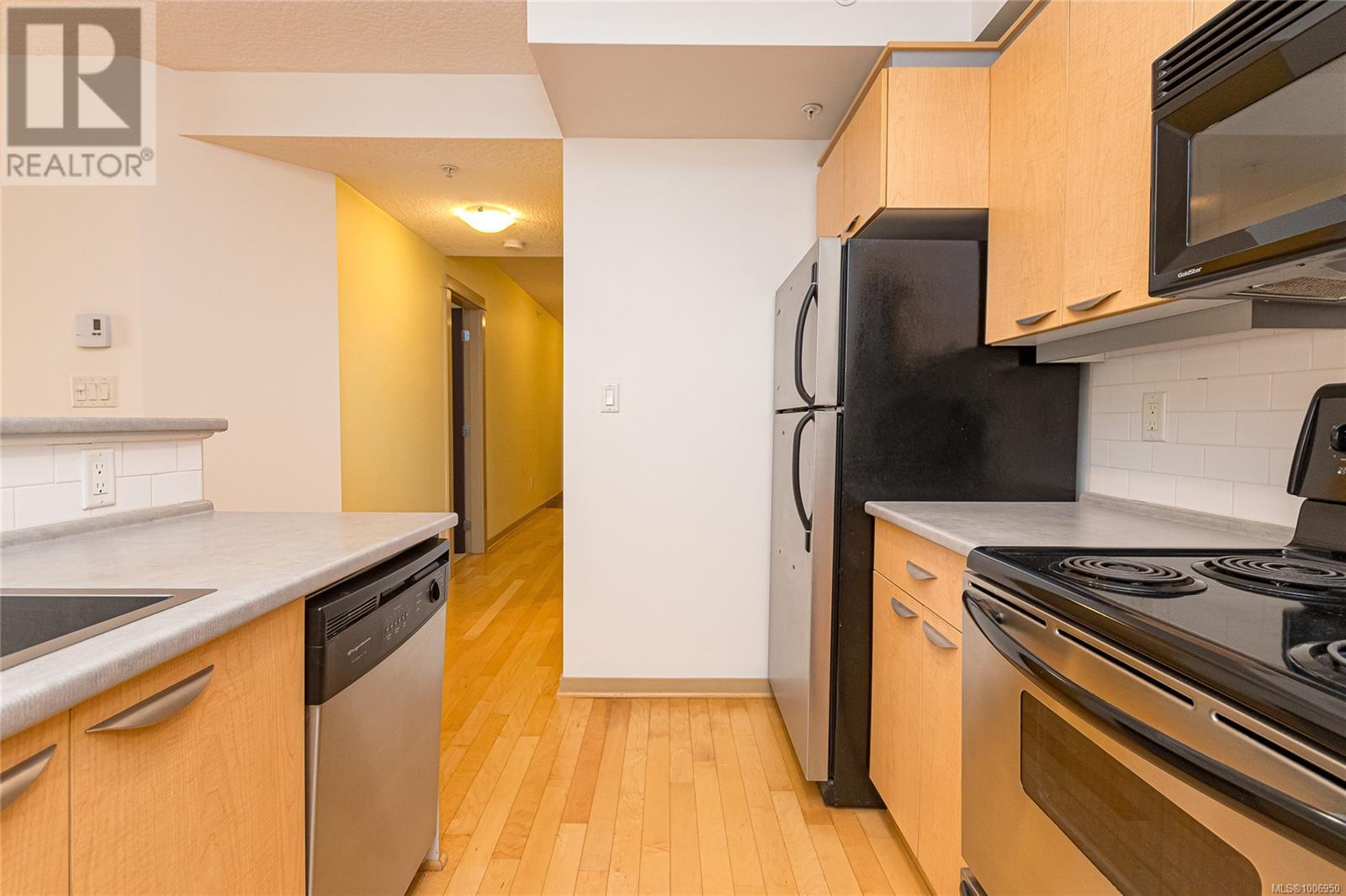 #302 1030 YATES ST - Image 9