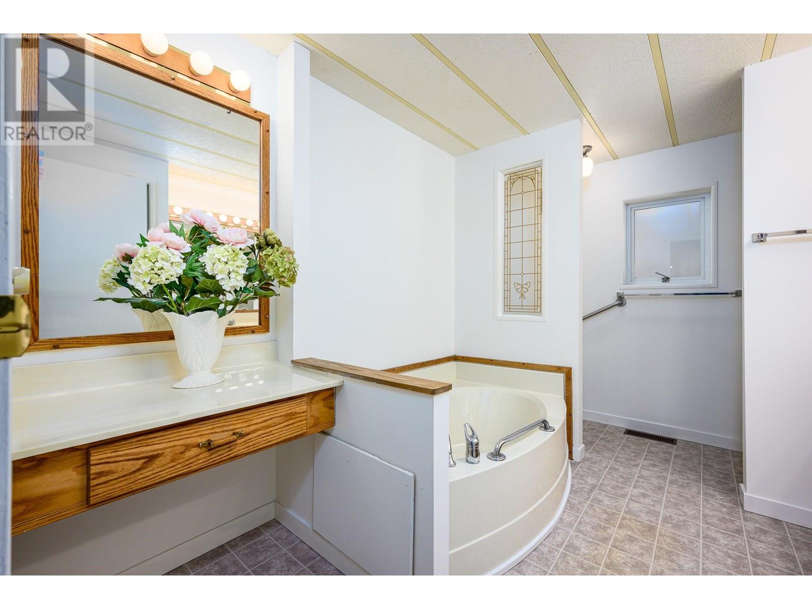 108 720 Commonwealth Road, Kelowna