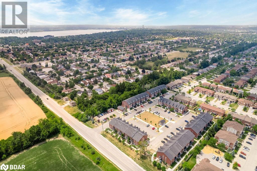 Photo 3 of 246 Penetanguishene Rd Unit 6, Barrie ON
