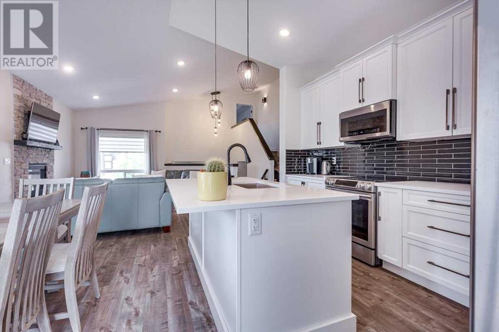 Photo 7 of 73 Longmire Close, Red Deer AB