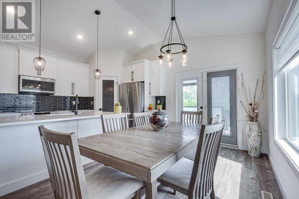 Photo 6 of 73 Longmire Close, Red Deer AB