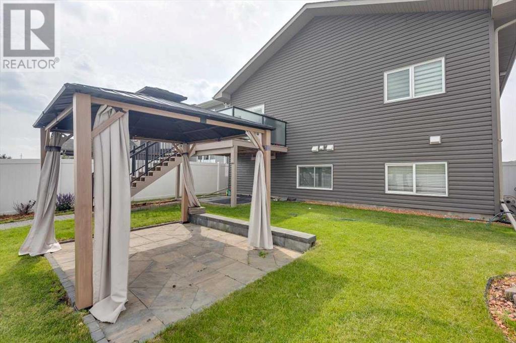 Photo 3 of 73 Longmire Close, Red Deer AB