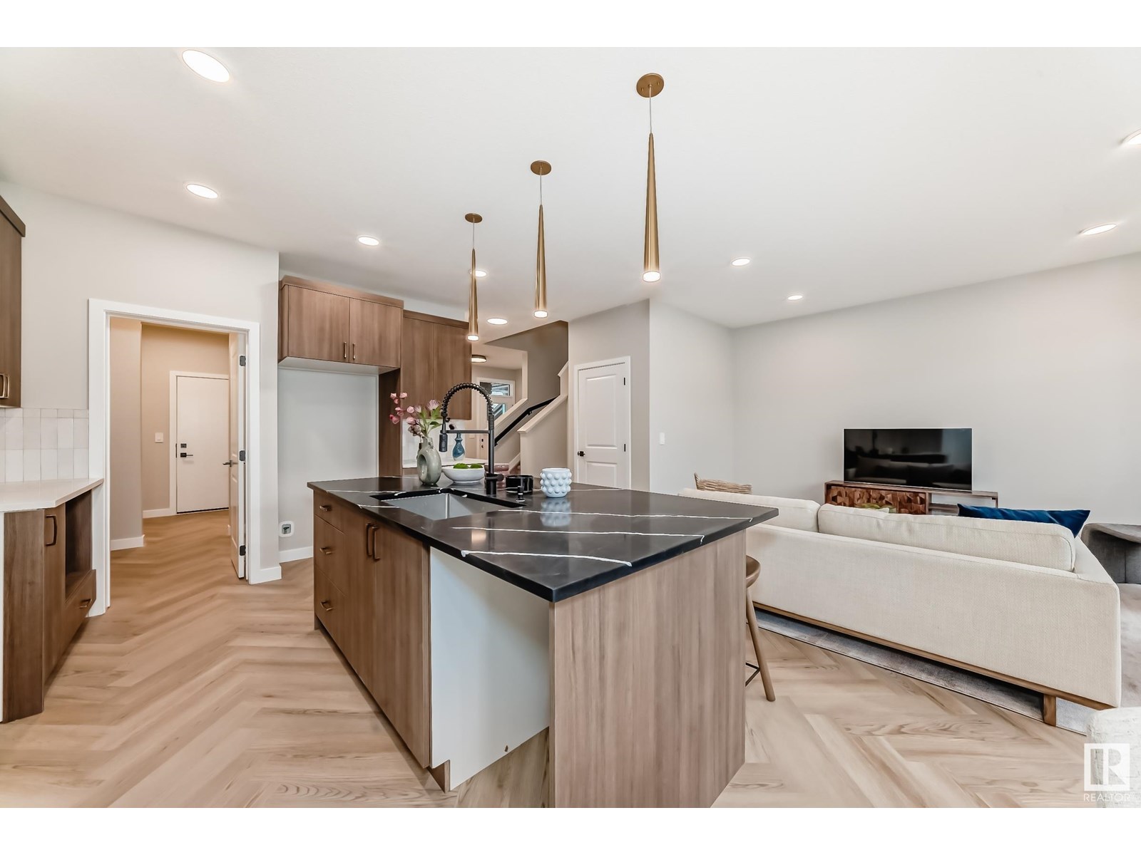 Photo 56 of 4223 206 St Nw, Edmonton AB