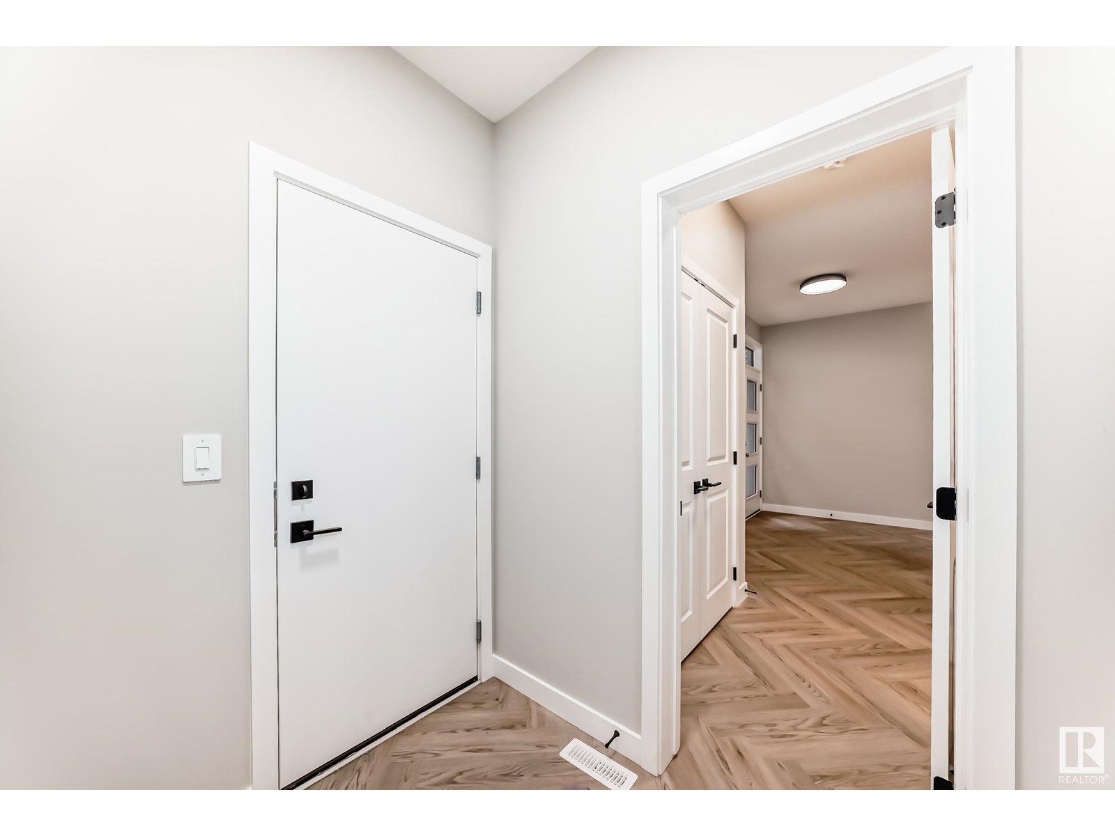 Photo 46 of 4223 206 St Nw, Edmonton AB
