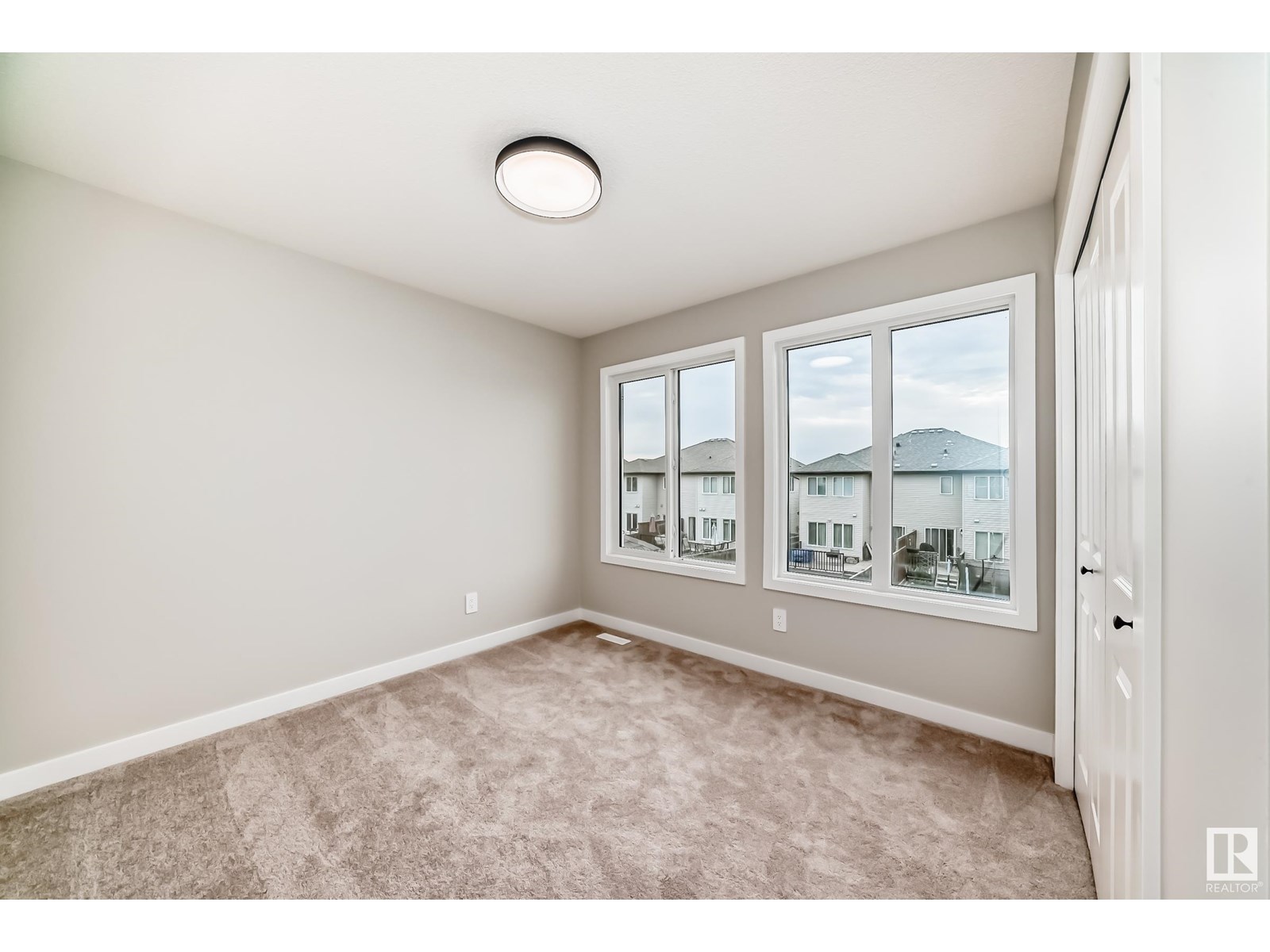 Photo 18 of 4223 206 St Nw, Edmonton AB