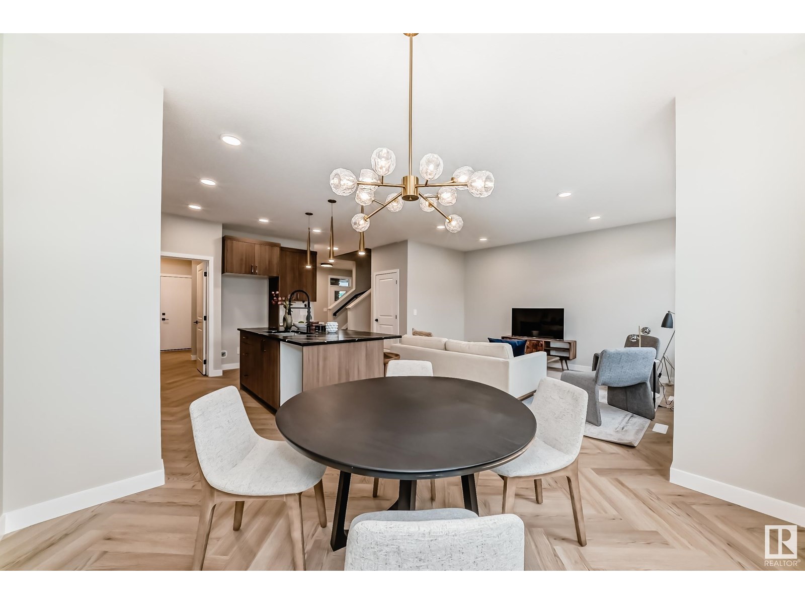 Photo 30 of 4223 206 St Nw, Edmonton AB