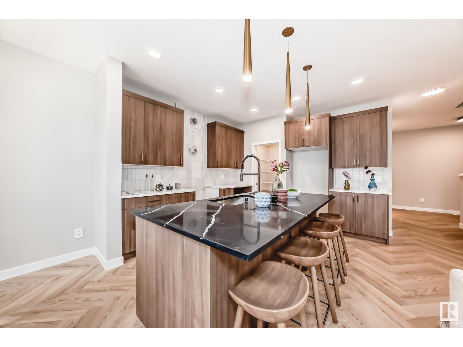 Photo 63 of 4223 206 St Nw, Edmonton AB
