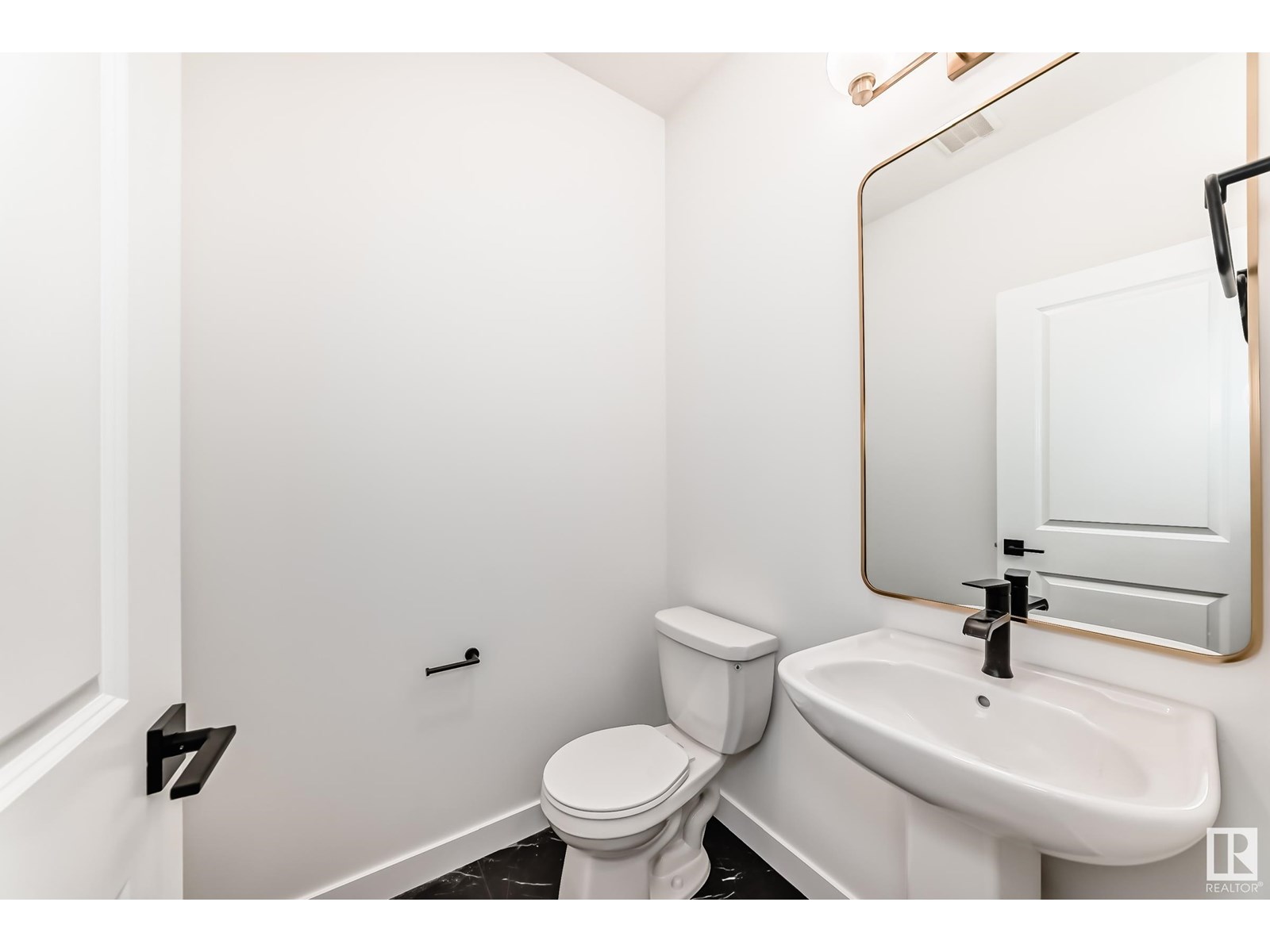 Photo 54 of 4223 206 St Nw, Edmonton AB