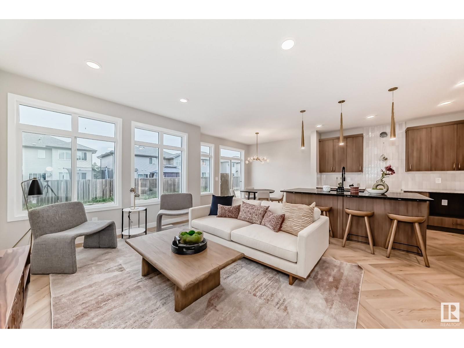 Photo 21 of 4223 206 St Nw, Edmonton AB