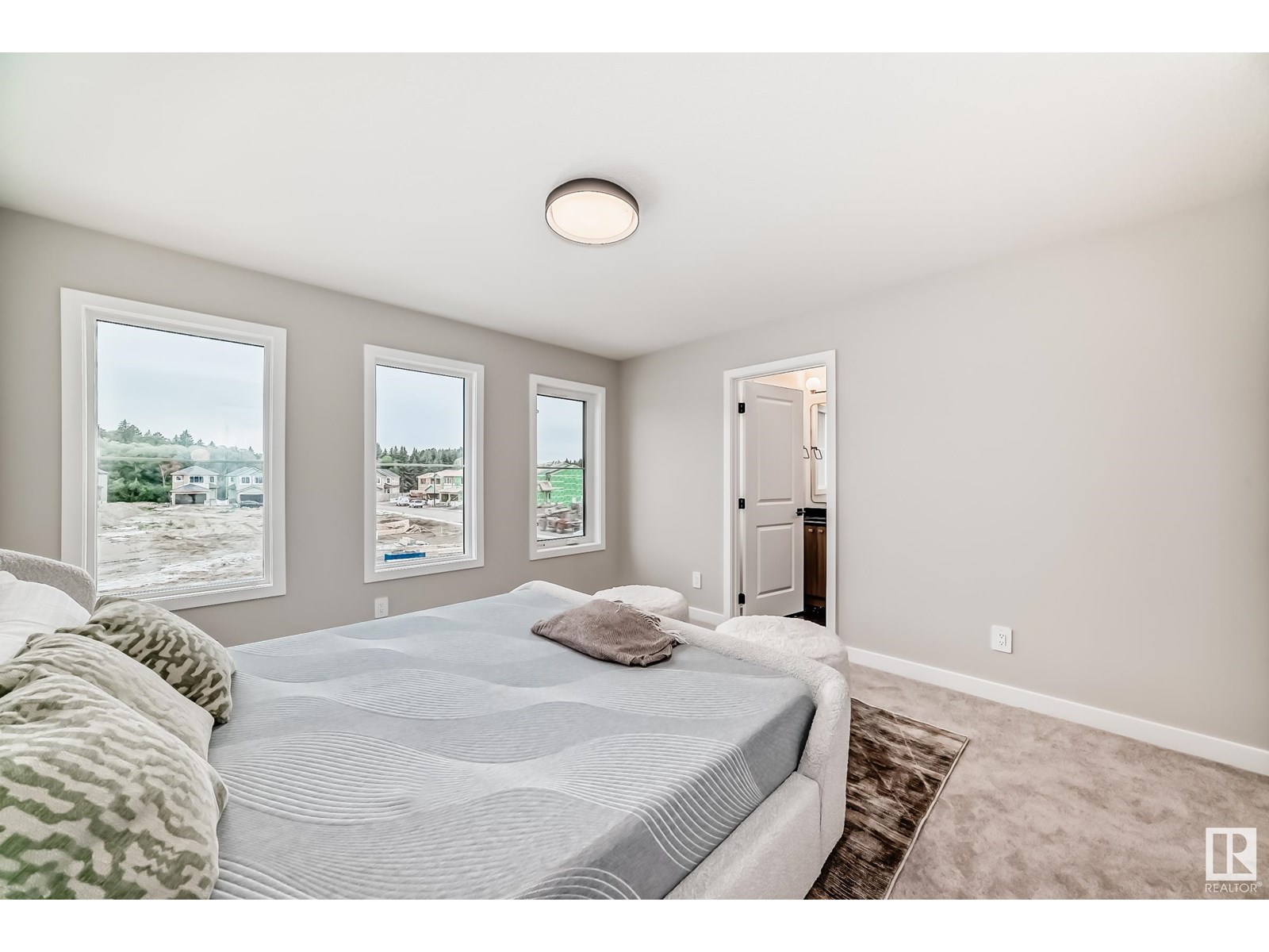 Photo 5 of 4223 206 St Nw, Edmonton AB