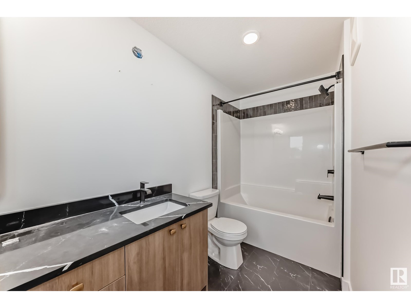 Photo 38 of 4223 206 St Nw, Edmonton AB