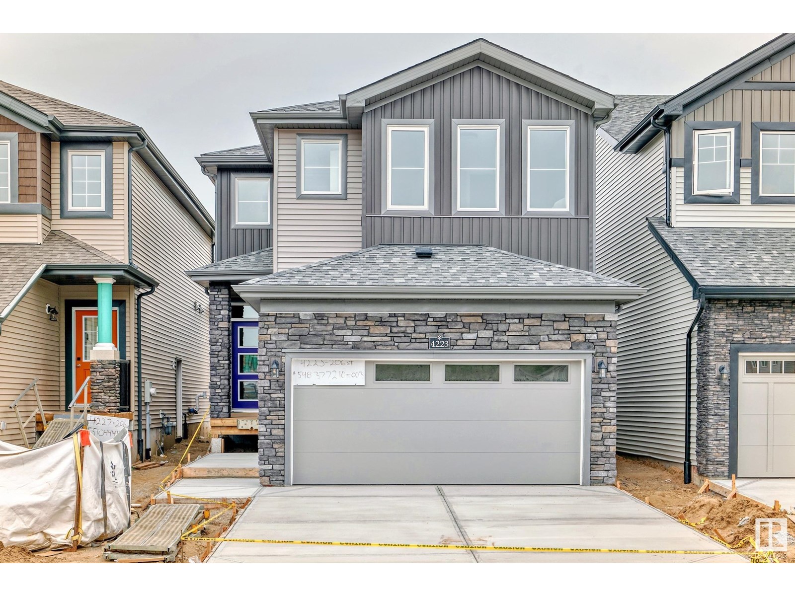 Photo 9 of 4223 206 St Nw, Edmonton AB