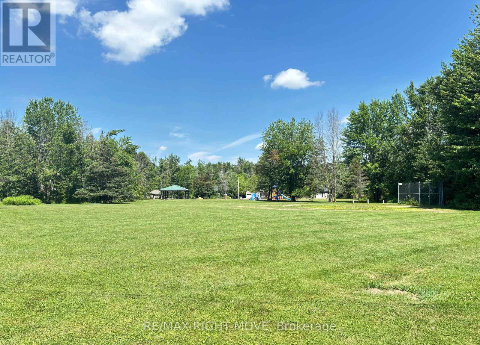 Photo 40 of 3705 Shadow Creek Road, Severn ON