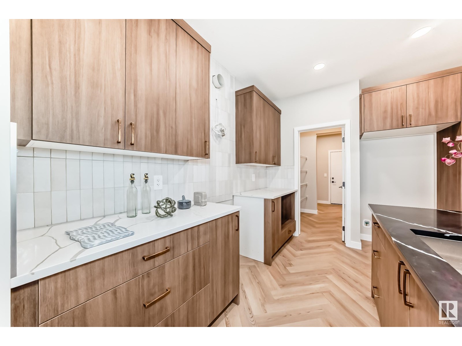Photo 61 of 4223 206 St Nw, Edmonton AB