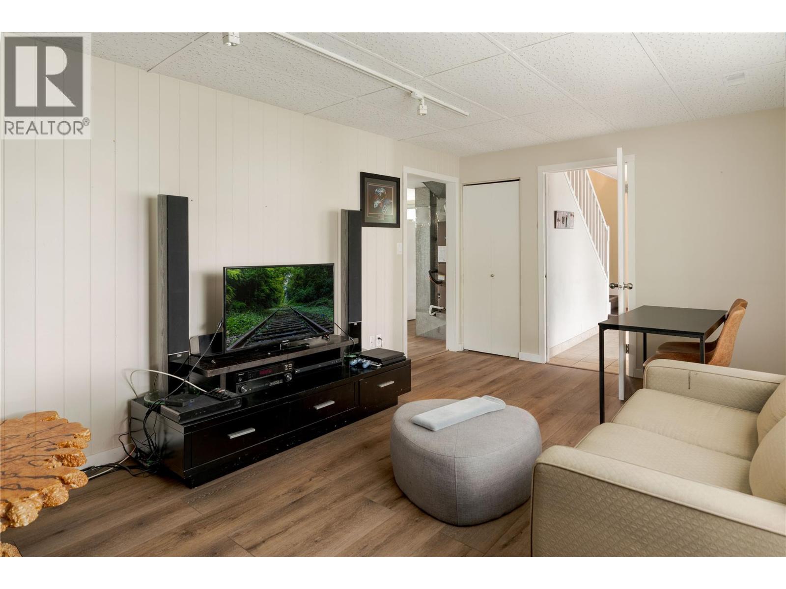 Photo 26 of 875 Hammer Avenue, Kelowna BC