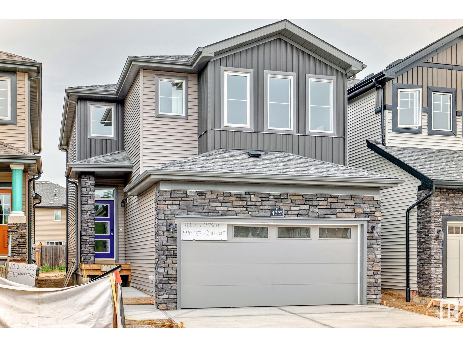 Photo 8 of 4223 206 St Nw, Edmonton AB