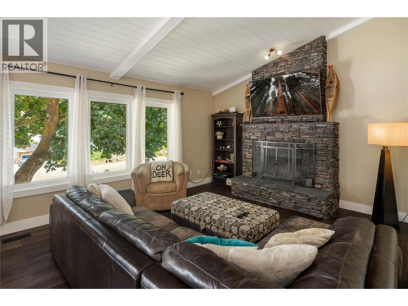 Photo 8 of 875 Hammer Avenue, Kelowna BC