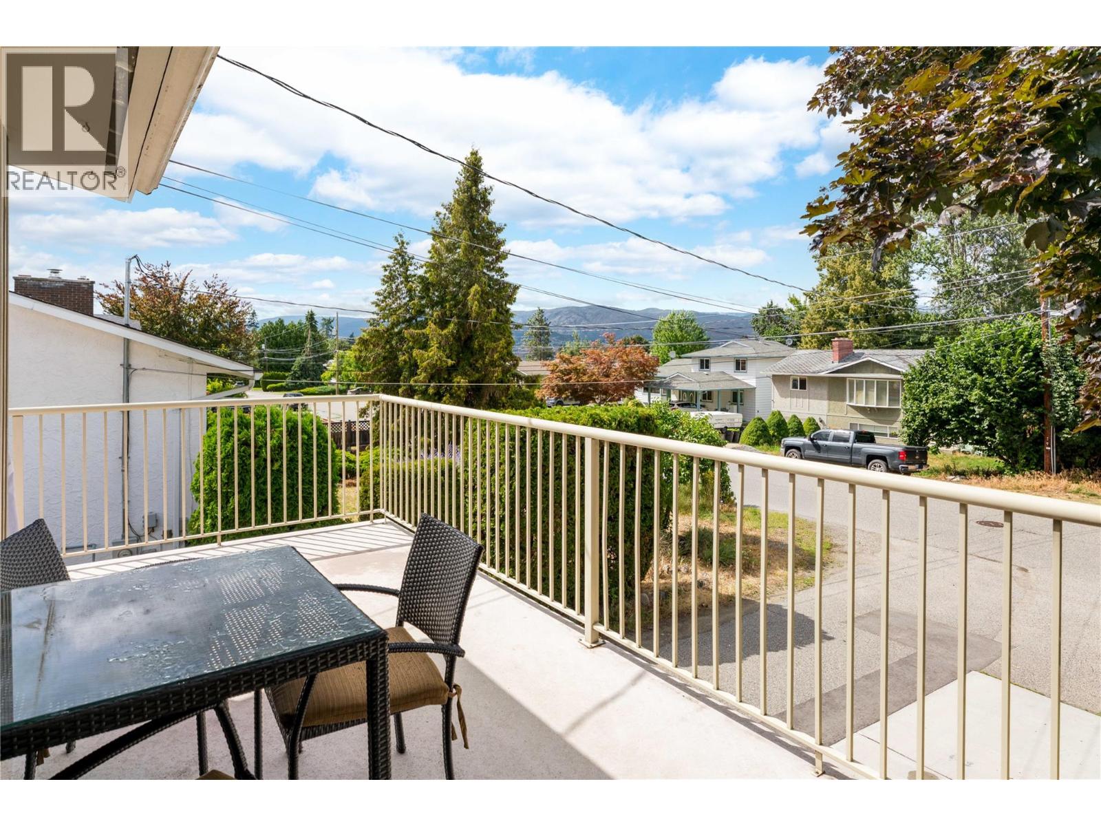 Photo 17 of 875 Hammer Avenue, Kelowna BC