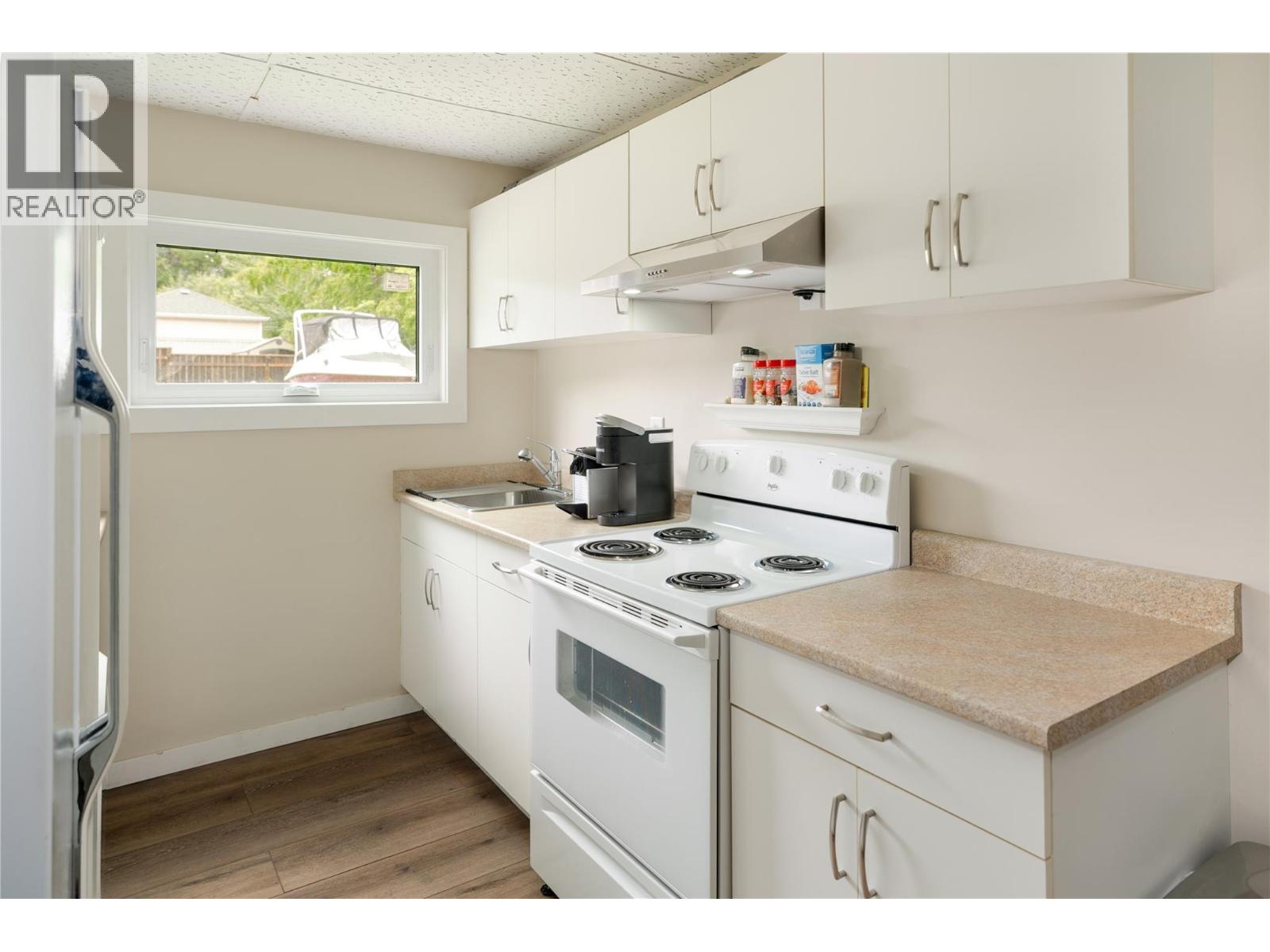Photo 23 of 875 Hammer Avenue, Kelowna BC