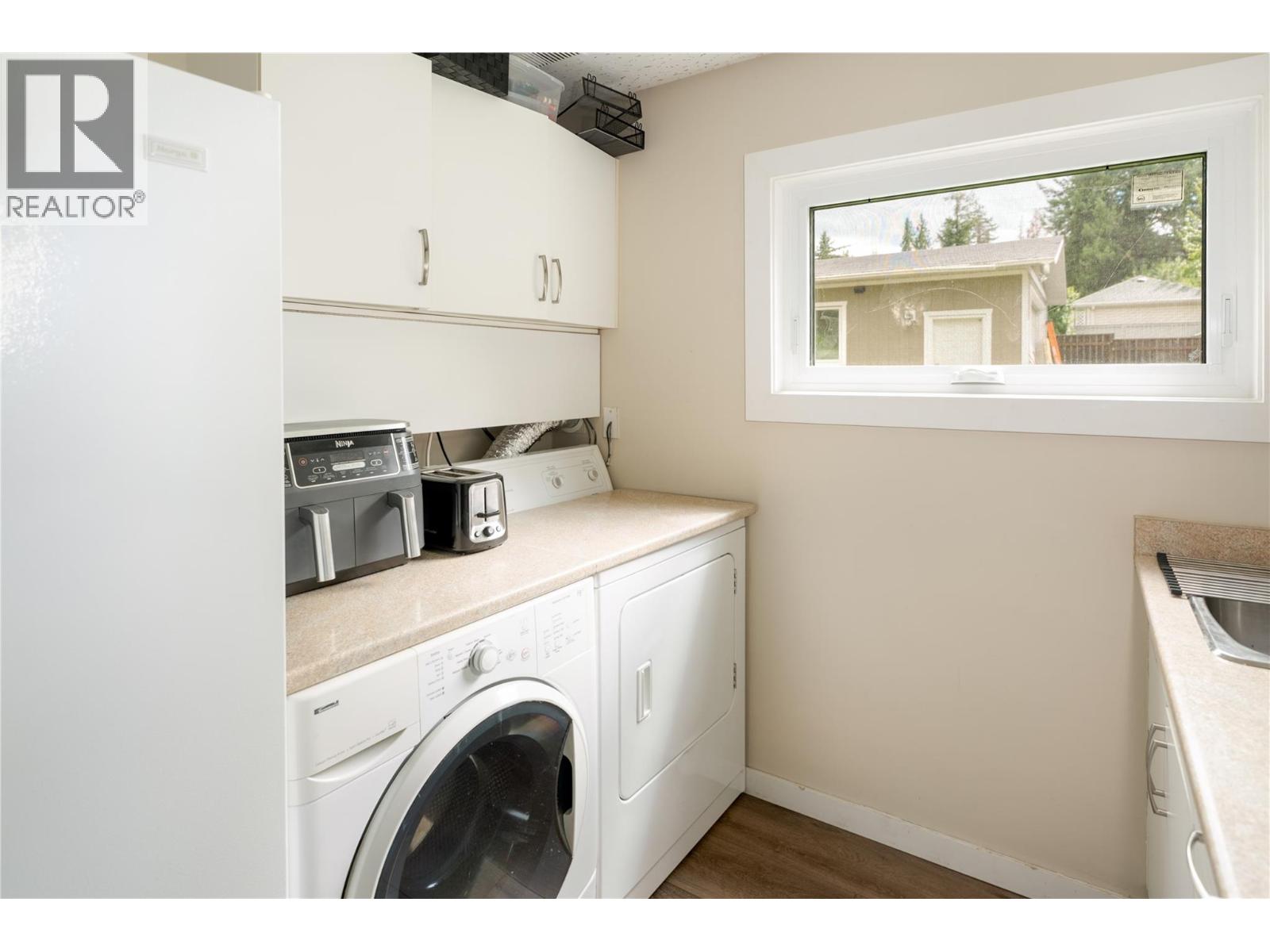 Photo 27 of 875 Hammer Avenue, Kelowna BC