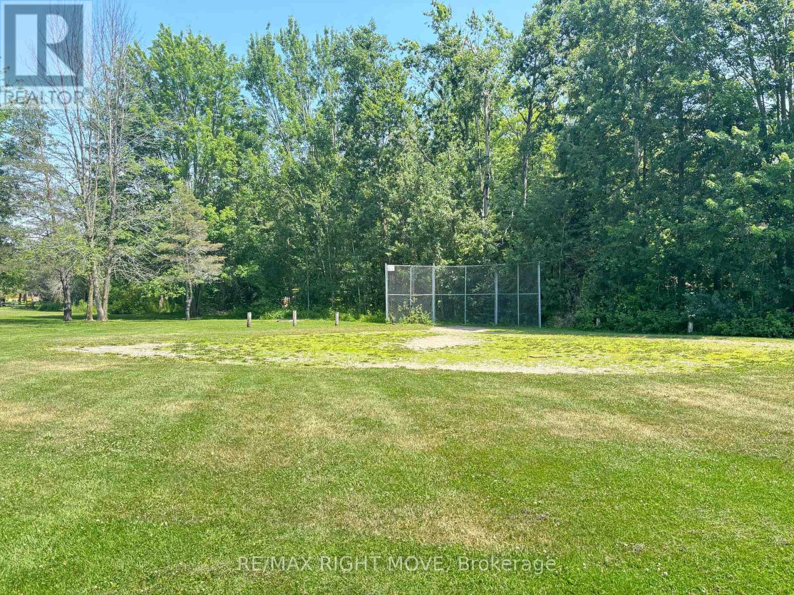Photo 41 of 3705 Shadow Creek Road, Severn ON