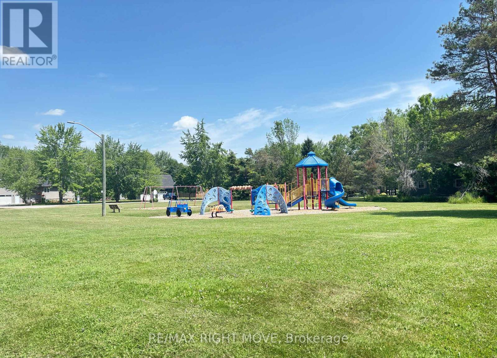Photo 43 of 3705 Shadow Creek Road, Severn ON