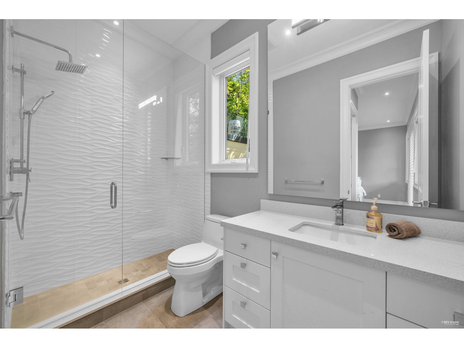 1349 ANDERSON STREET, White Rock