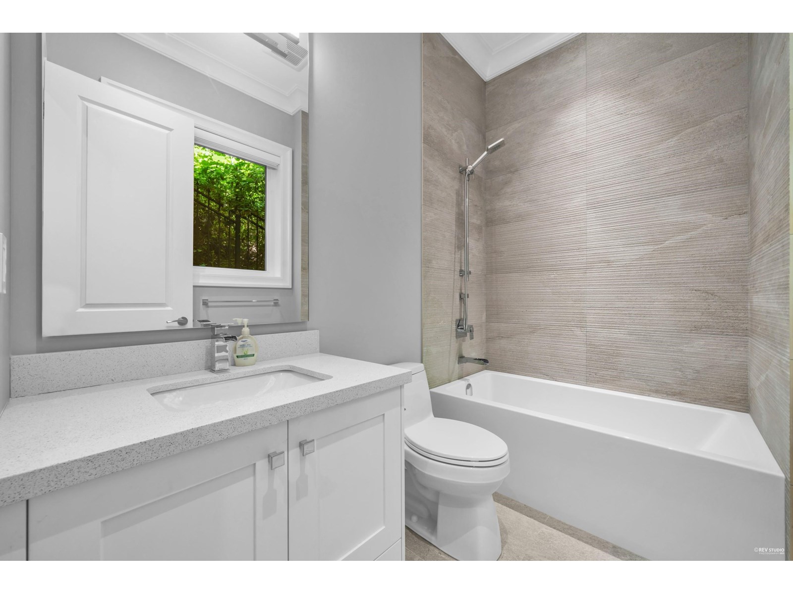 1349 ANDERSON STREET, White Rock